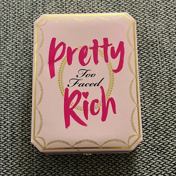 Too Faced Pretty Rich Eyeshadow Palette - Picture 1 of 4